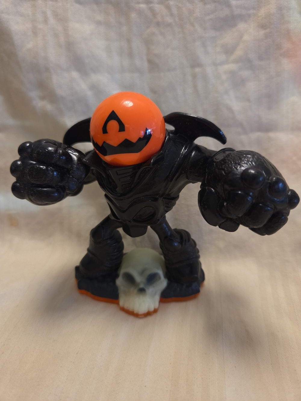 Skylander Giants Pumpkin Eye Brawl Halloween 2013 Ed. Glows Orange Activision
